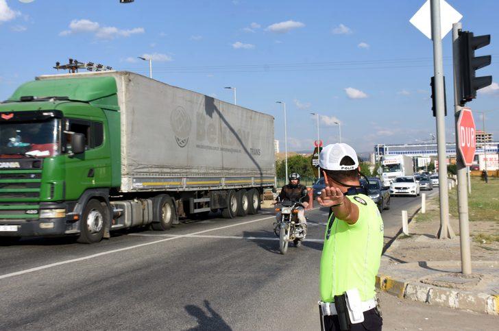 Kırıkkale'de tatilin son gününde trafik yoğunluğu sürüyor G3