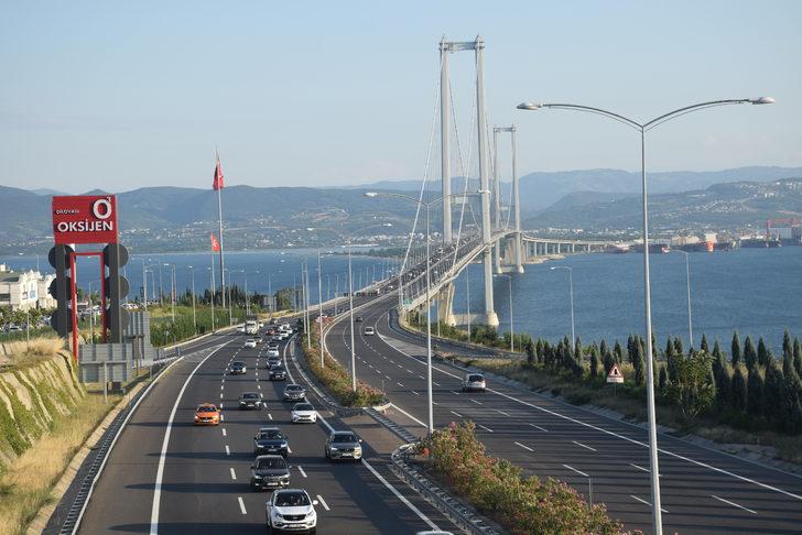 Osmangazi Köprüsü'nde tatilcilerin dönüş yolculuğu sürüyor G2