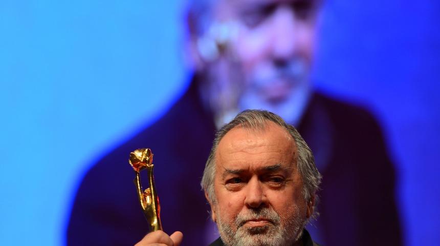 Yönetmen Erden Kıral hayatını kaybetti