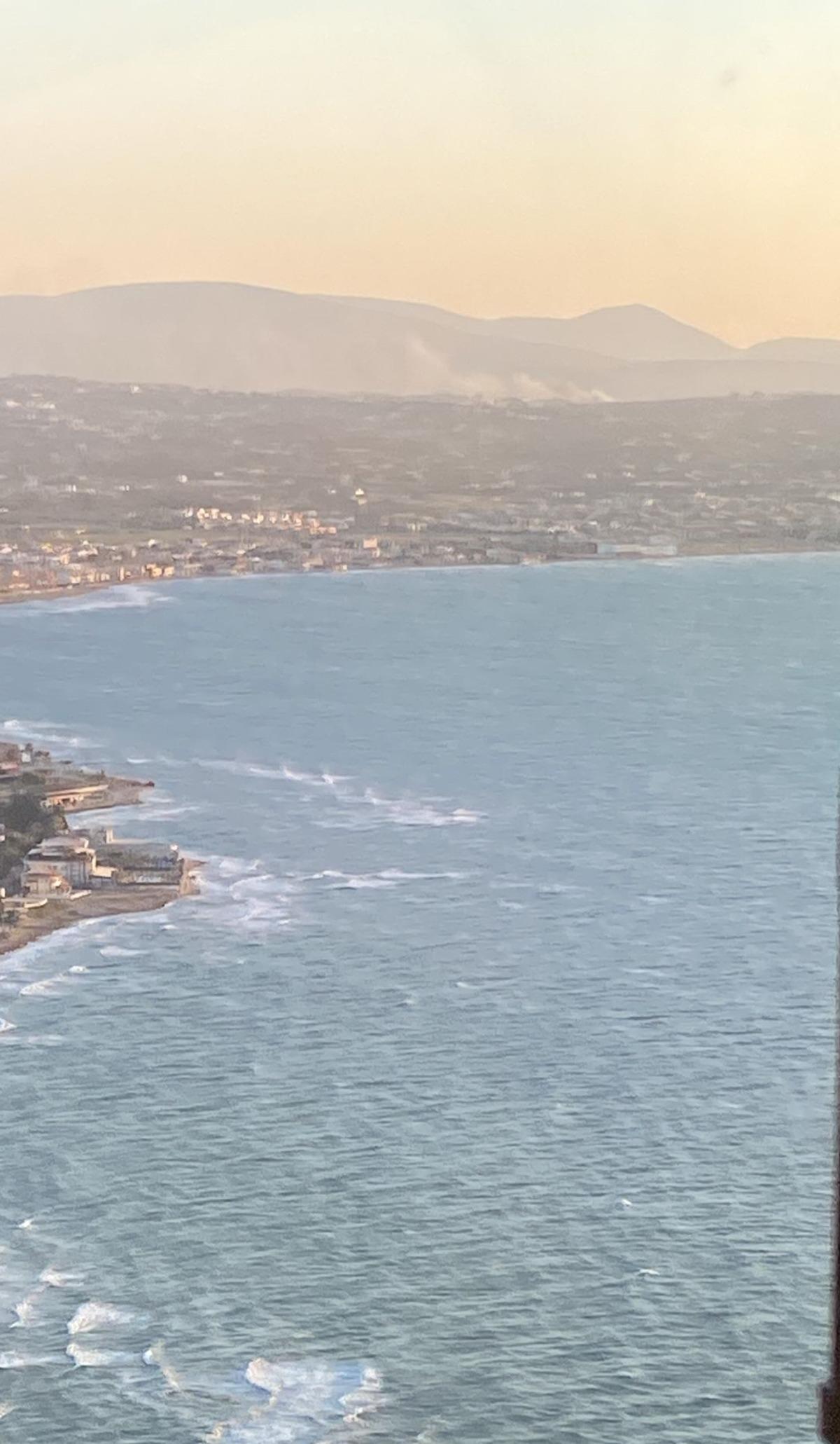 İzmir'de bah&ccedil;elik alanda &ccedil;ıkan yangın 2 saatlik &ccedil;alışmayla kontrol altına alındı