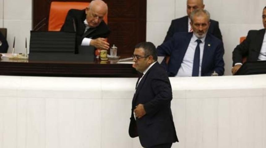 CHP'li vekil kürsüyü terk etti
