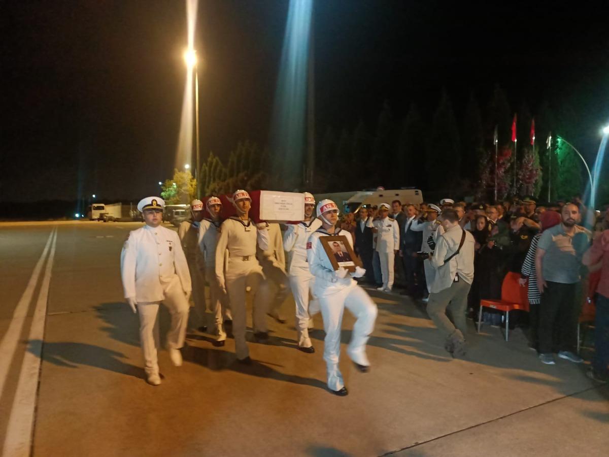 Pen&ccedil;e-Kilit operasyonu b&ouml;lgesinde şehit olan Piyade Teğmen Civelek'in naaşı Kocaeli'ye getirildi