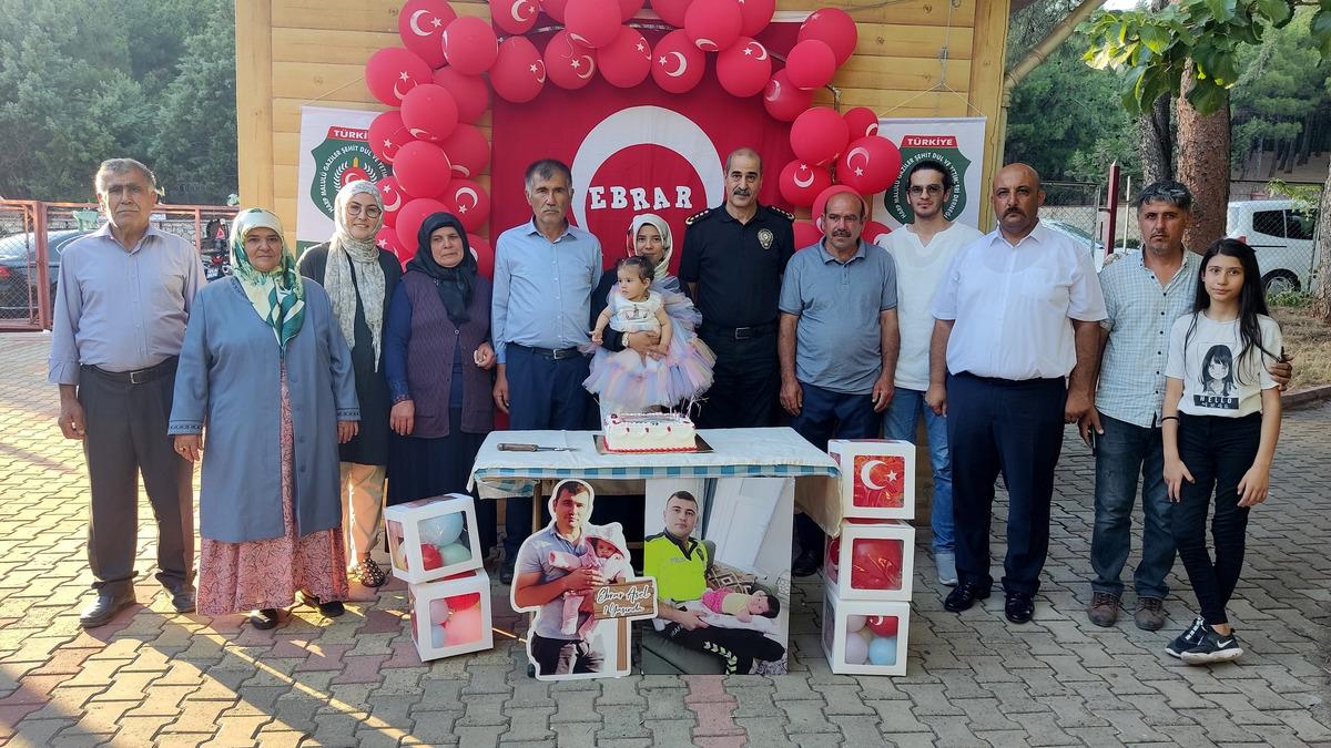Kahramanmaraş'ta şehit polisin 1 yaşına giren kızına doğum g&uuml;n&uuml; s&uuml;rprizi