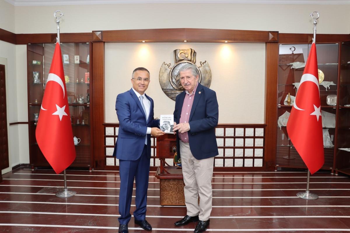 Cumhurbaşkanlığı YİK &Uuml;yesi K&ouml;ksal Toptan, Rize'de ziyaretlerde bulundu