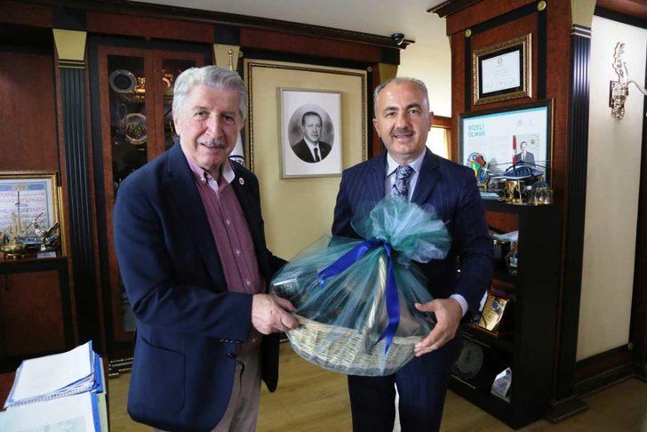 Cumhurbaşkanlığı YİK Üyesi Köksal Toptan, Rize'de ziyaretlerde bulundu G3