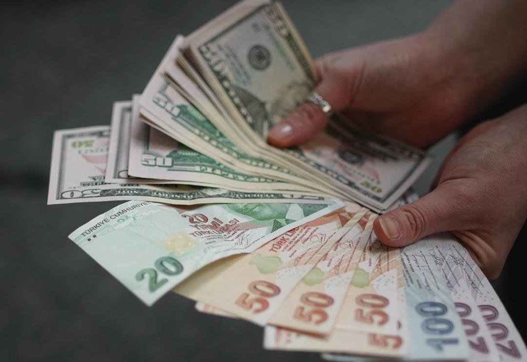 Dolar/TL kurunda getiri 7 ayda y&uuml;zde 30&rsquo;u aştı! 5 b&uuml;y&uuml;k kurum dolar tahminini paylaştı