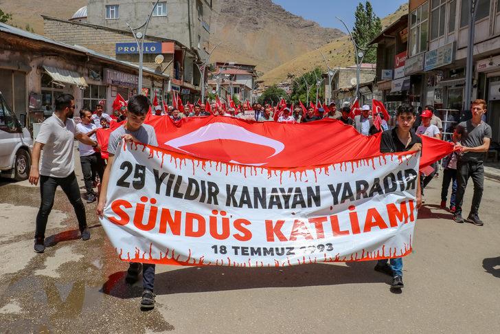 Van'da Sündüz Yaylası'nda şehit edilen 24 kişi törenle anıldı G2