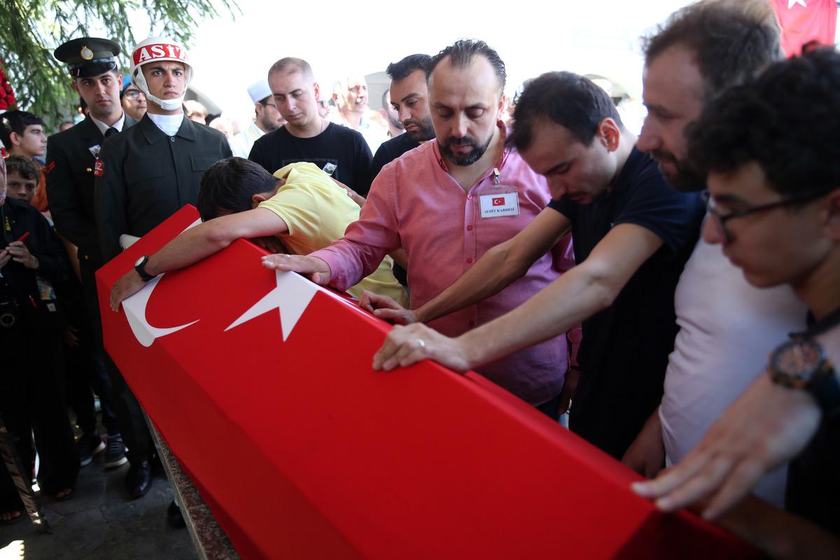 Şehit Piyade Teğmen Civelek, Sakarya'da son yolculuğuna uğurlandı