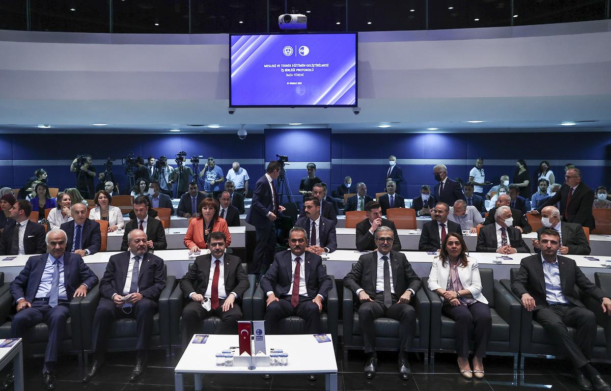 MEB ile ASO meslek liselerinin geliştirilmesi i&ccedil;in iş birliğine imza attı