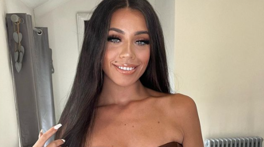 Beden pozitifliği savunucusu olan Yasmin Hadfield, en doğal halini paylaştı! “Kusurlarınızı kucaklayın”