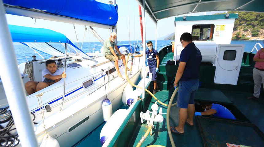 Muğla'da bayramda teknelerden 312 bin kilogram atık, 318 bin litre pis su toplandı