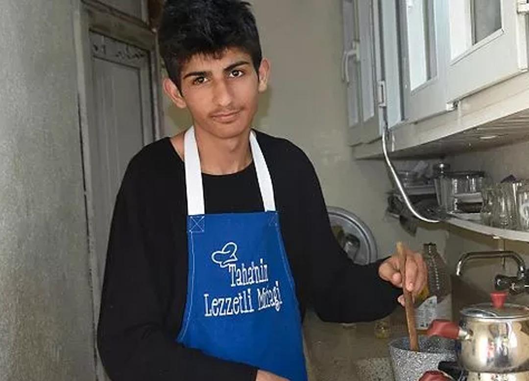 K&ouml;y evinde &ccedil;ektiği yemek videoları ile &uuml;nlenmişti! Fenomen Taha Duymaz'ın aylık kazancı şoke etti 