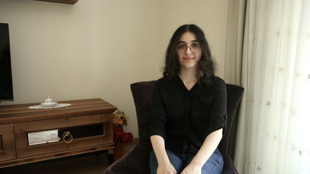 YKS'de TYT ile YDT İngilizce Türkiye birincisi Zeynep Dila Kuyucu başarısını değerlendirdi: