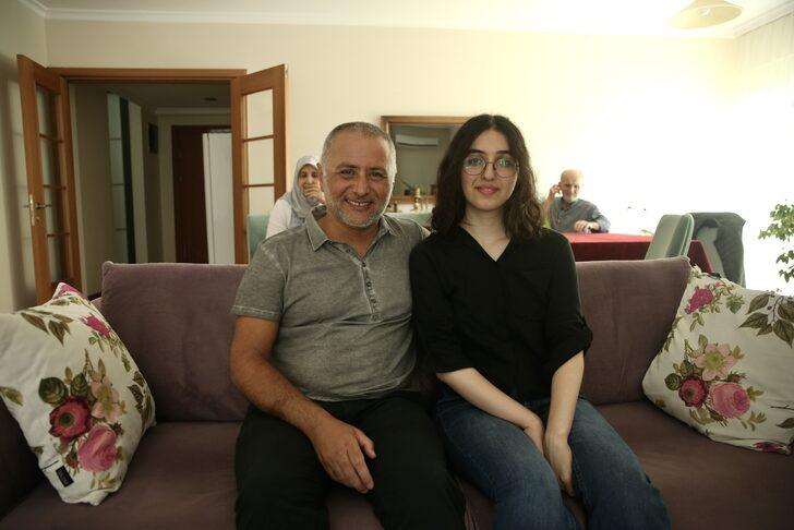 YKS'de TYT ile YDT İngilizce Türkiye birincisi Zeynep Dila Kuyucu başarısını değerlendirdi: G3