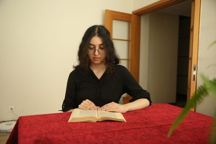 YKS'de TYT ile YDT İngilizce Türkiye birincisi Zeynep Dila Kuyucu başarısını değerlendirdi: G5