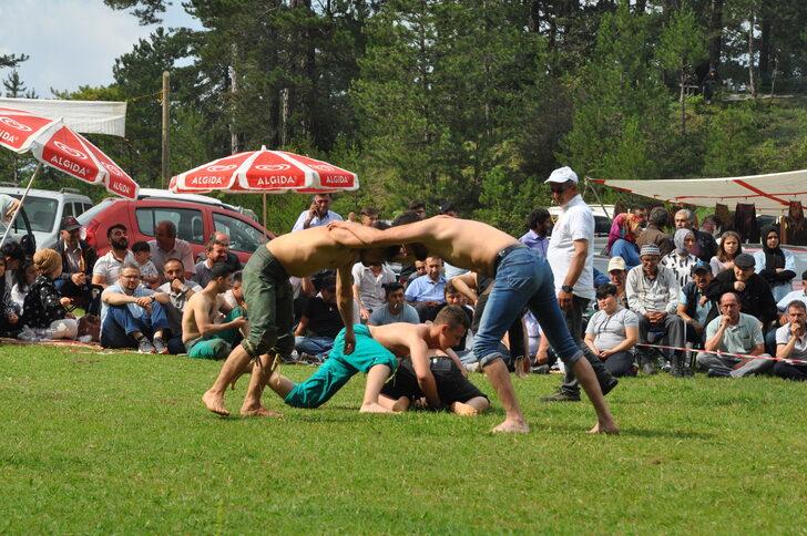 Güreşte kazandığı para ödülünü 15 Temmuz şehidi anısına camiye bağışladı G3