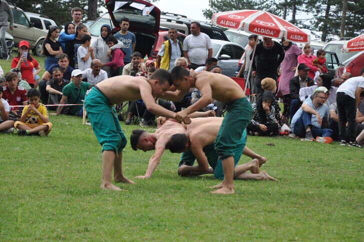 Güreşte kazandığı para ödülünü 15 Temmuz şehidi anısına camiye bağışladı G5