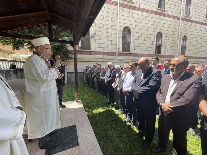 Kastamonu'da sele kapılarak yaşamını yitiren gencin cenazesi toprağa verildi G2