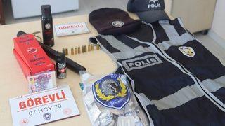 Mersin'de sahte polis kimliği ve kıyafetleriyle yakalanan zanlı tutuklandı