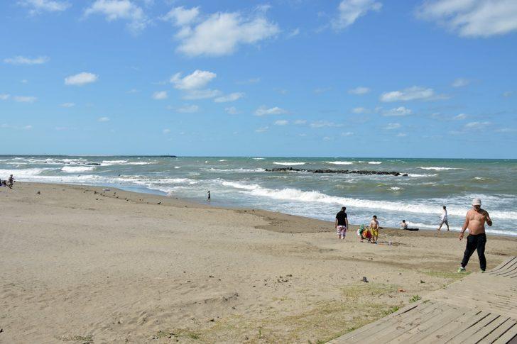 Sakarya'da şiddetli rüzgar nedeniyle denize girilmesine izin verilmiyor G2