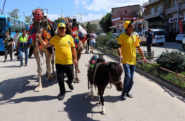 Bayburt Dede Korkut Uluslararası Kültür ve Sanat Şöleni kapsamında açılış töreni düzenlendi G2