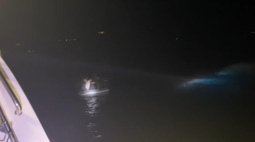 Çanakkale açıklarında geri itilen 70 düzensiz göçmen kurtarıldı