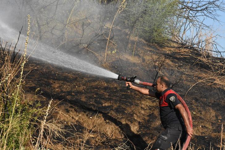 Aydın'da çöplerin toplandığı alanda çıkan yangın söndürüldü G3