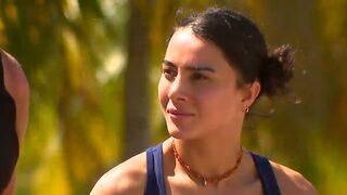 Survivor Sabriye Şengül bikinili poz verdi! Bu nasıl fizik