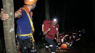 Sakarya'da mantar toplarken dere yatağına düşen kişi kurtarıldı