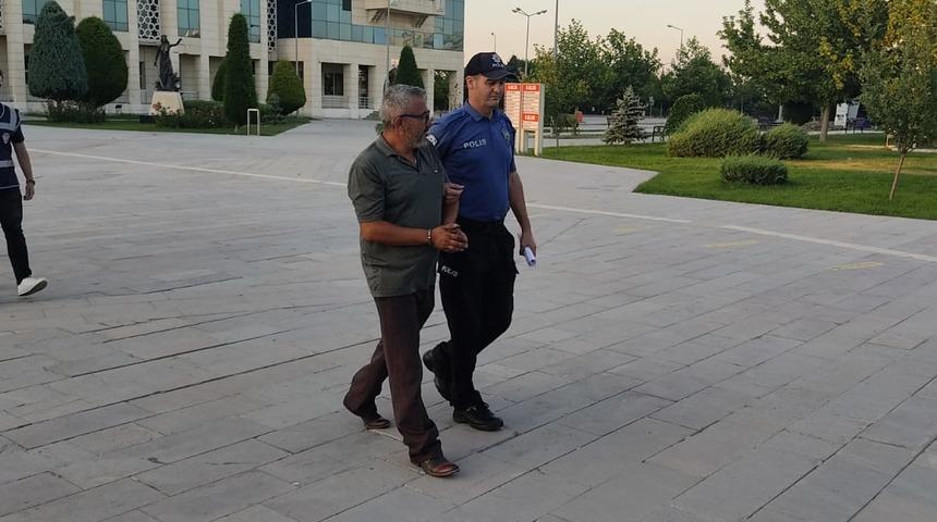 GÜNCELLEME -Konya'da varillerden sızan kimyasal atıklar nedeniyle 60 hayvanın yaralanmasına ilişkin 3 zanlı tutuklandı