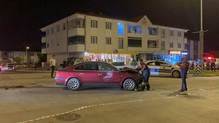 Erzincan'da iki aracın karıştığı kazada 4 kişi yaralandı G2