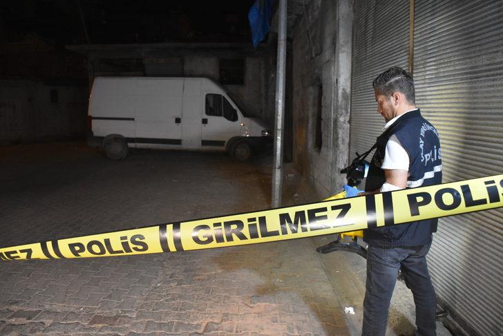 Adana'da bıçaklı silahlı kavgada 2 kişi yaralandı G3