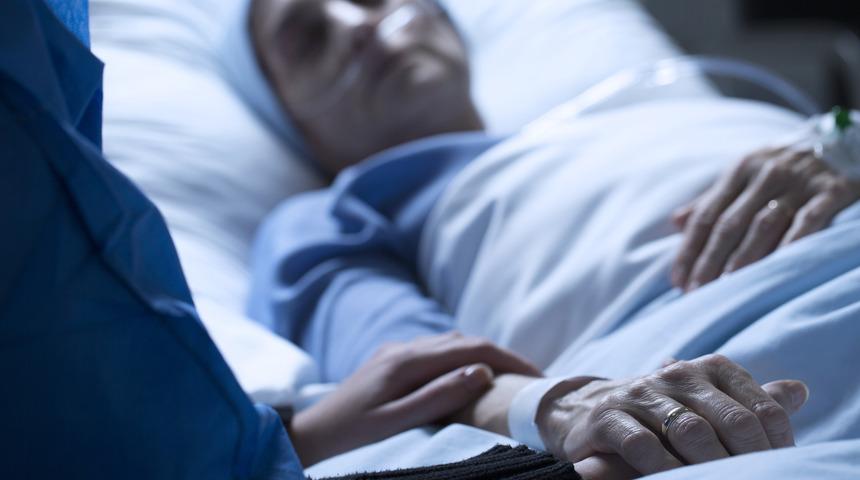 2 yıl sonra komadan uyanan kadının ilk sözleri şoke etti! Saldırganın ağabeyi olduğunu açıkladı