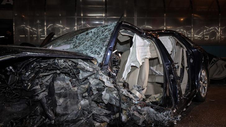 Bursa'da metro hattının duvarına çarpan aracın sürücüsü ağır yaralandı G1