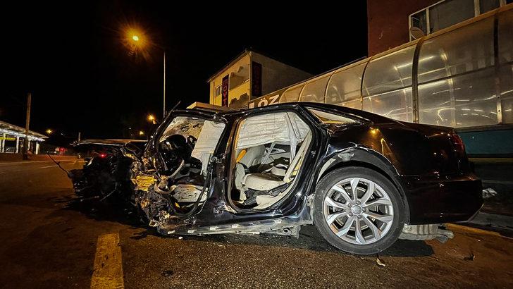 Bursa'da metro hattının duvarına çarpan aracın sürücüsü ağır yaralandı G5