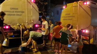 Bodrum'da mahalle susuz kaldı! Muhtar çözümü böyle buldu, kuyruk oluşturdular