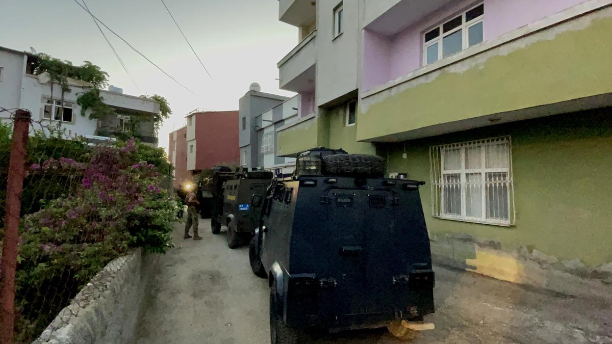 Adana'da DEAŞ'a y&ouml;nelik operasyonda 5 ş&uuml;pheli yakalandı