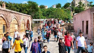 Avrupa'daki Türkler Kayseri'de kültür turlarıyla tarihi yerleri geziyor