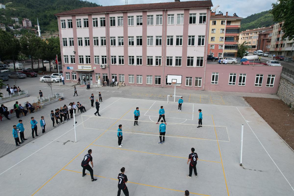 Selin vurduğu Bozkurt'ta &ouml;ğrenciler sporda &ouml;nemli başarılar elde etti