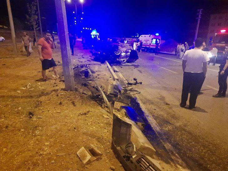 Kahramanmaraş'ta çarpışan otomobillerdeki 1 kişi öldü, 2 kişi yaralandı G3