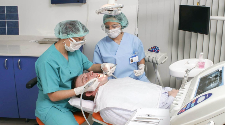 Ağız ve Diş Sağlığı ne iş yapar? Ağız ve Diş Sağlığı bölümünden mezun olanlar hangi işlerde çalışır?