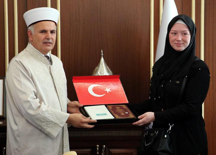 Alman vatandaşı Fabienne, Gaziantep'te Müslüman oldu G4