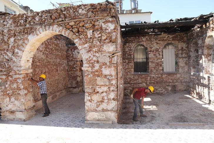 Antalya'da yangında zarar gören tarihi bina Devlet Konuk Evi olacak G5
