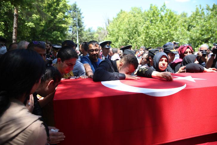 Şehit Uzman Çavuş Mustafa Bozkurt, Kayseri'de toprağa verildi G3
