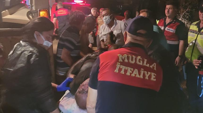 Muğla'da devrilen traktörün sürücüsü ağır yaralandı