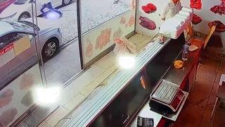 Yabancı uyruklu kişiler otomobilin içinden ateş açtı! Yoldan geçen kadın kurşunun hedefi oldu