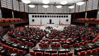 Tuğrul Türkeş ihraç edildi HDP 3. parti oldu