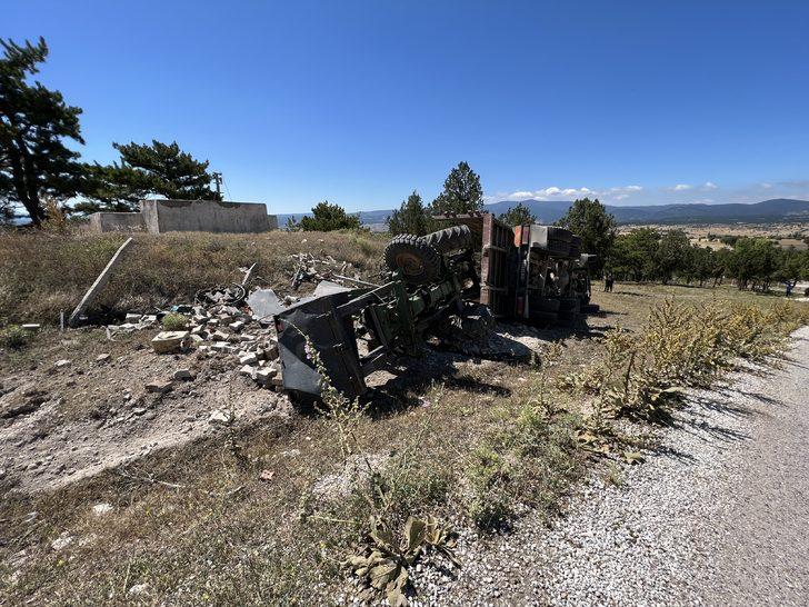 Kütahya'da freni boşalan kamyondan atlayan 1 kişi öldü, 1 kişi yaralandı G3