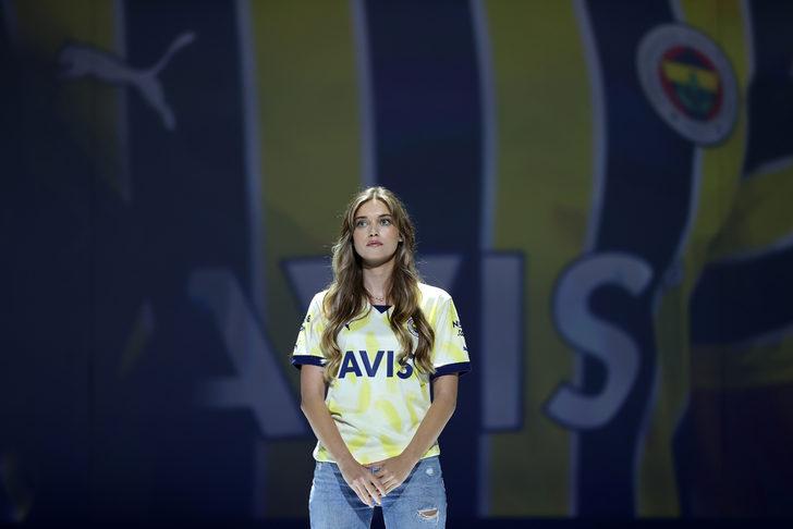 Fenerbahçe yeni sezon formalarını tanıttı G3