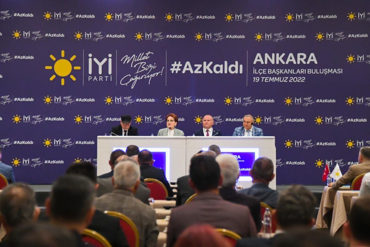 Akşener, partisinin İ&ccedil; Anadolu B&ouml;lgesi il&ccedil;e başkanlarıyla g&ouml;r&uuml;şt&uuml;